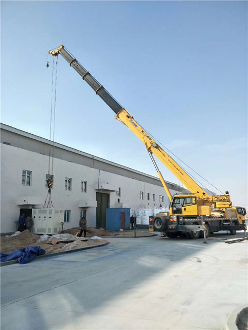 巴彦淖尔市“超载就喊停”—— 吊车的 “重量保镖” 技术