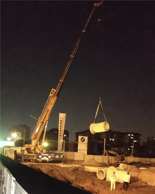 巴彦淖尔市“弯臂矫正”—— 吊车的 “形变补偿” 技术