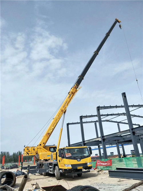 巴彦淖尔市超高层建筑钢结构吊装案例